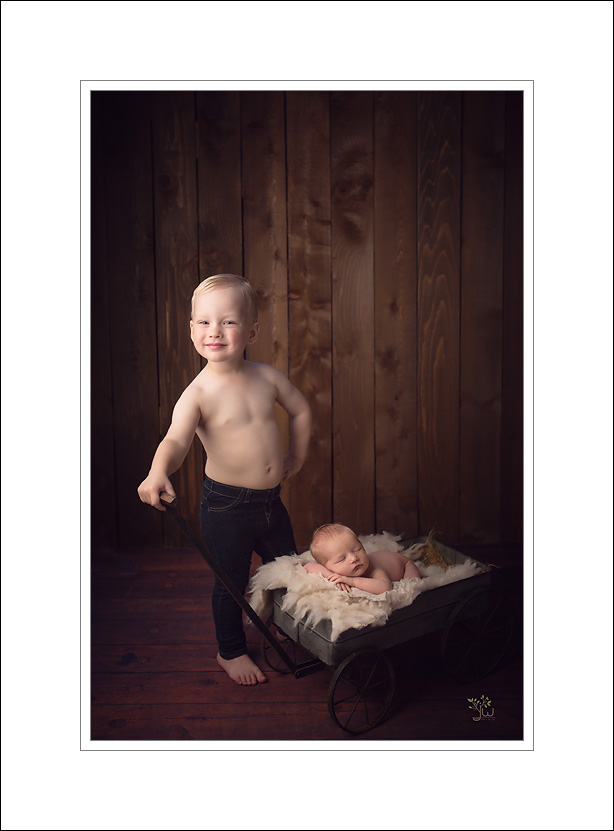 Seattle Newborn Photographer_Jennifer Wilcox Photography_Sibling Anton