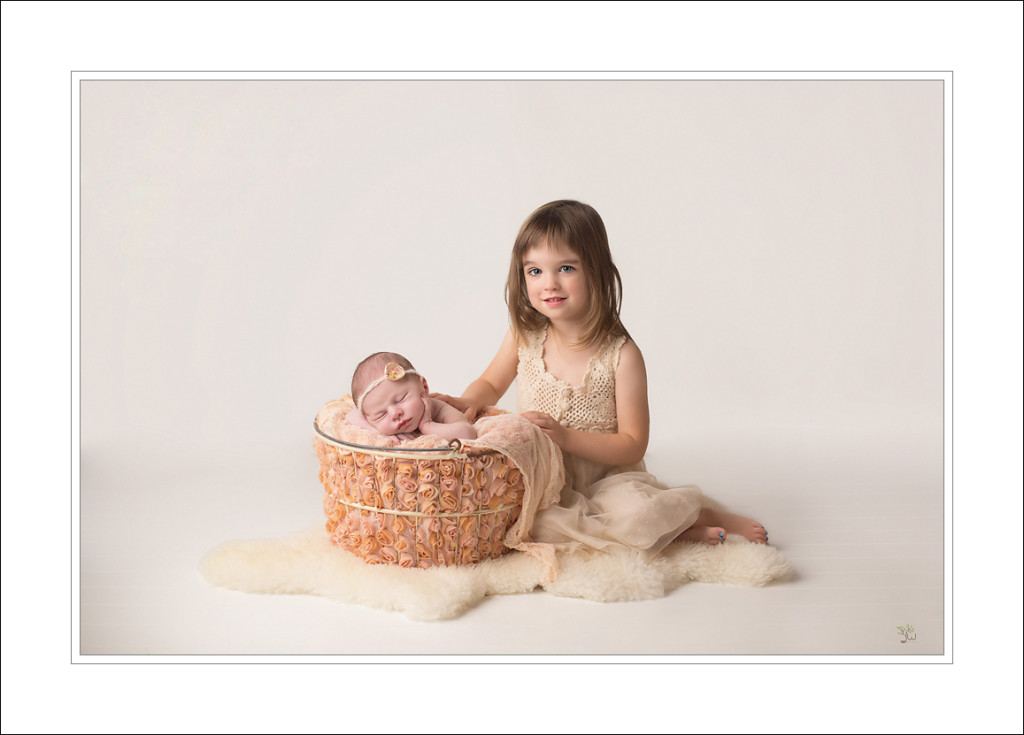 Everett Newborn Photographer_Jennifer Wilcox Photography_Baby_Sisters