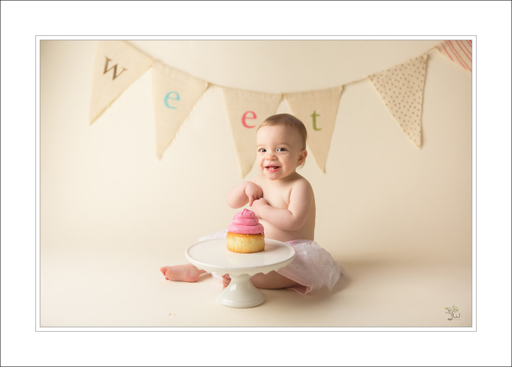 Gig Harbor Baby Photographer_Jennifer Wilcox Photography_cake smash (5)
