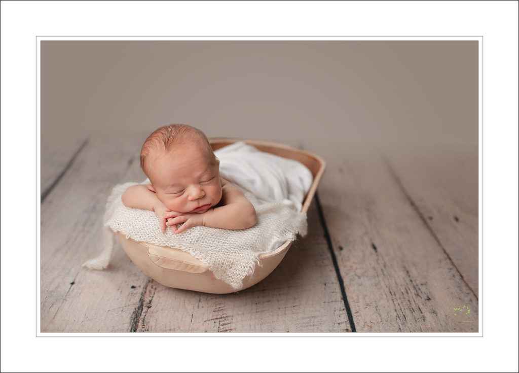 Puyallup newborn photographer