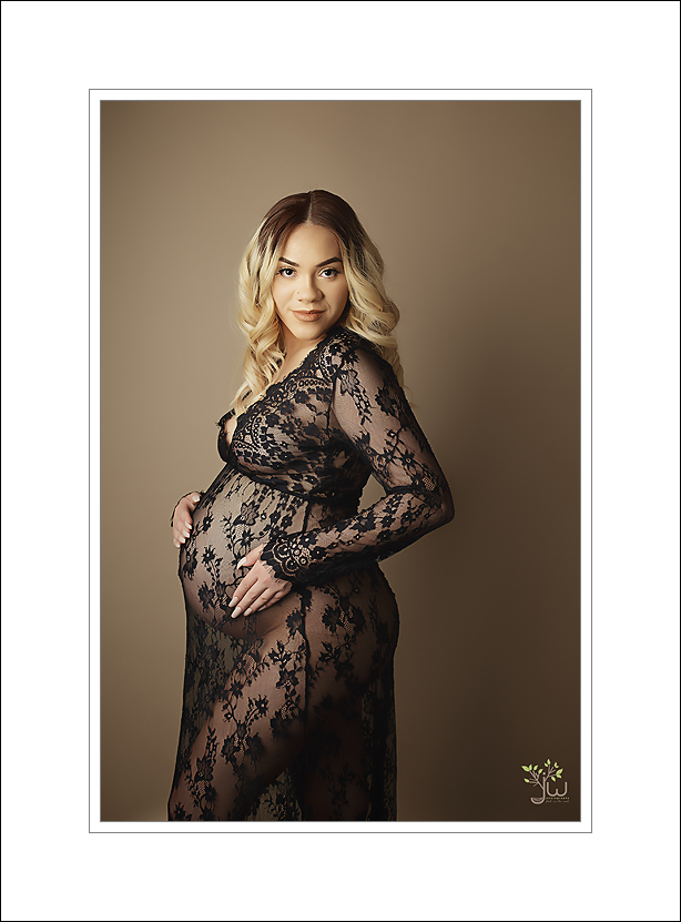 Tacoma maternity photographer