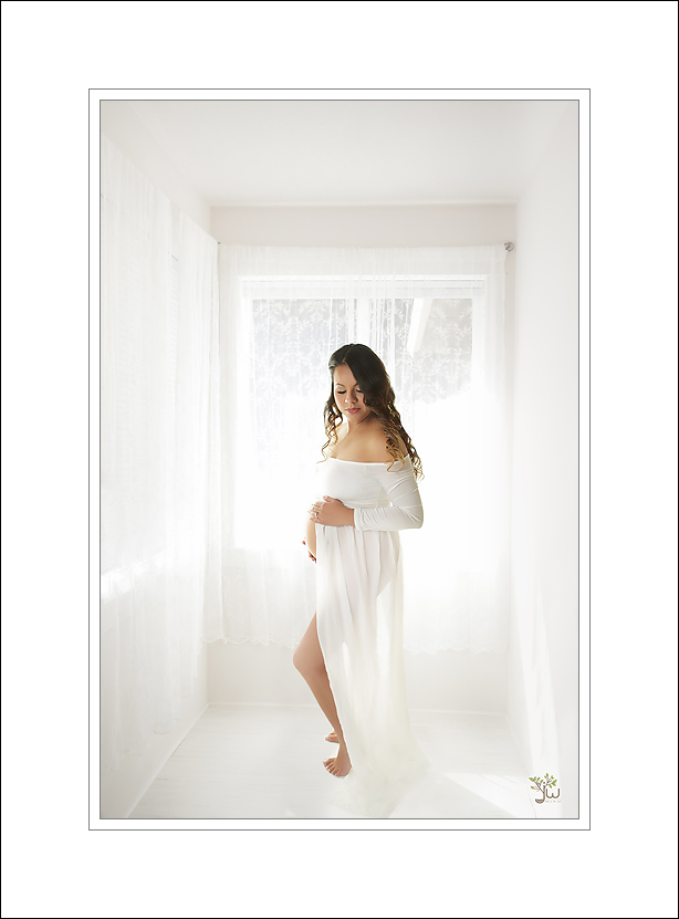 Best Puyallup Maternity Photographer